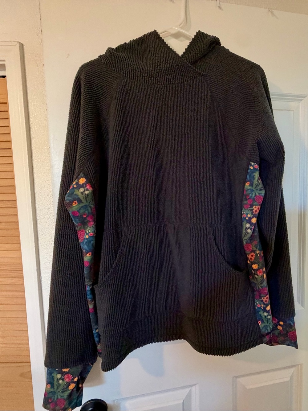 Youer Climb On Hoodie | Cave size XL
